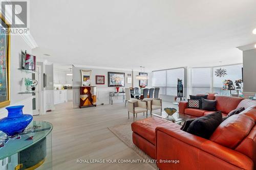 1608 - 7300 Yonge Street, Vaughan, ON - Indoor Photo Showing Living Room