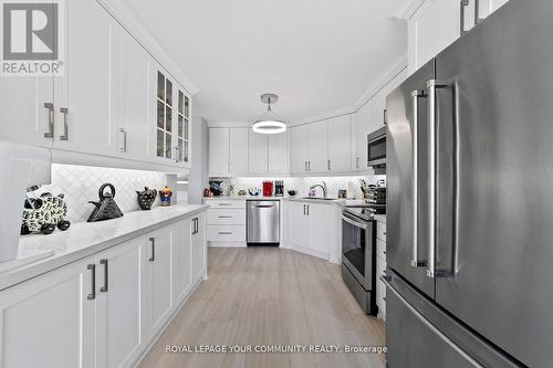 1608 - 7300 Yonge Street, Vaughan, ON - Indoor Photo Showing Kitchen With Upgraded Kitchen