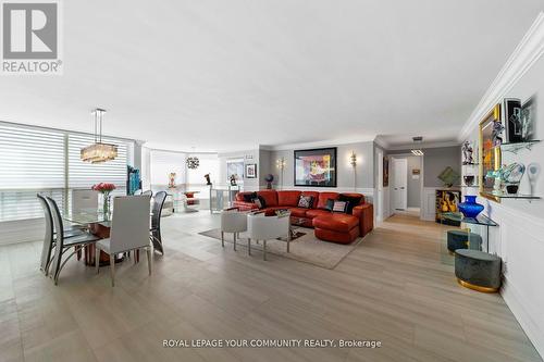 1608 - 7300 Yonge Street, Vaughan, ON - Indoor Photo Showing Dining Room