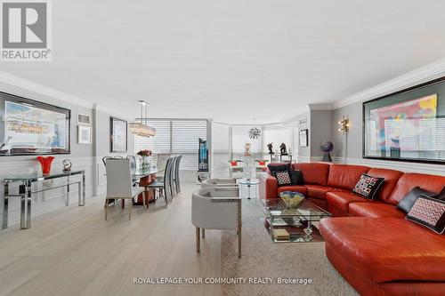 1608 - 7300 Yonge Street, Vaughan, ON - Indoor Photo Showing Living Room