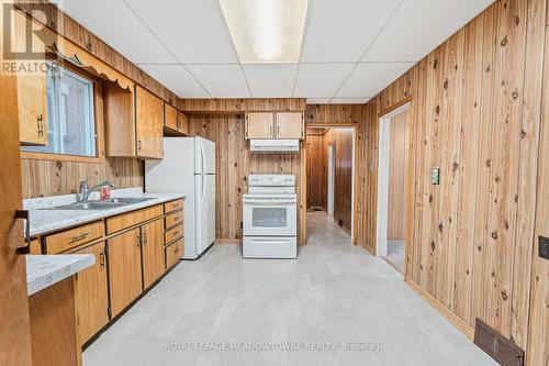 75 King Street, Halton Hills, ON - Indoor Photo Showing Kitchen With Double Sink