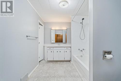 75 King Street, Halton Hills, ON - Indoor Photo Showing Bathroom