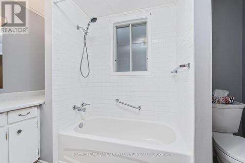 75 King Street, Halton Hills, ON - Indoor Photo Showing Bathroom