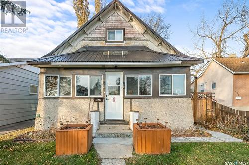 444 Grandview Street W, Moose Jaw, SK - Outdoor