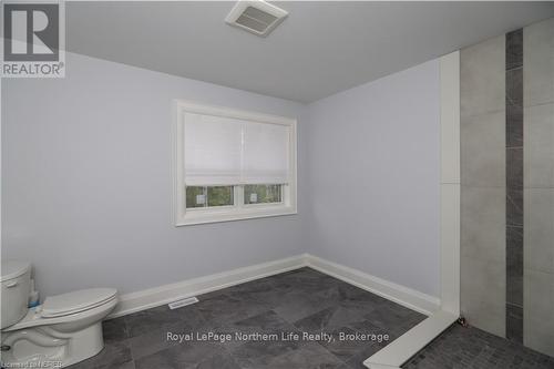 429 Fox Run Drive, Temagami, ON - Indoor Photo Showing Bathroom