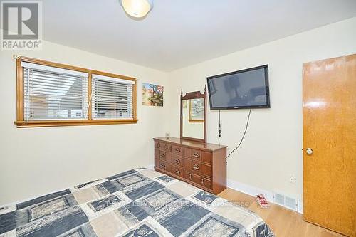 90 Richmond Street, Thorold (557 - Thorold Downtown), ON - Indoor Photo Showing Bedroom