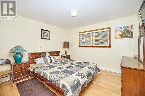 90 Richmond Street, Thorold (557 - Thorold Downtown), ON - Indoor Photo Showing Bedroom