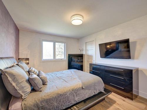 Master bedroom - 650 Mtée Du Village, Saint-Joseph-Du-Lac, QC - Indoor Photo Showing Bedroom