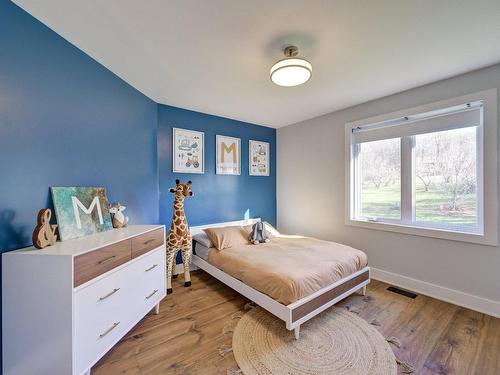 Bedroom - 650 Mtée Du Village, Saint-Joseph-Du-Lac, QC - Indoor Photo Showing Bedroom