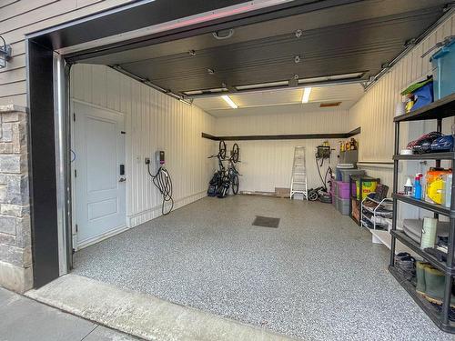 Grange - 1940 Rue Nicolas-Perrot, Trois-Rivières, QC - Indoor Photo Showing Garage