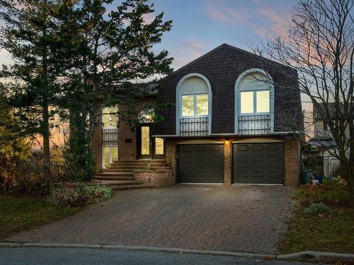 Rue - 33 Rue Surrey, Dollard-Des-Ormeaux, QC - Outdoor