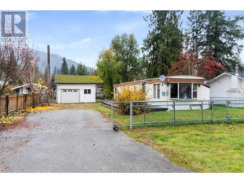 418 Elliot Crescent, Sicamous, BC 