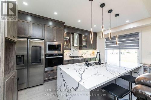 2079 Hallandale Street, Oshawa, ON - Indoor Photo Showing Kitchen With Upgraded Kitchen