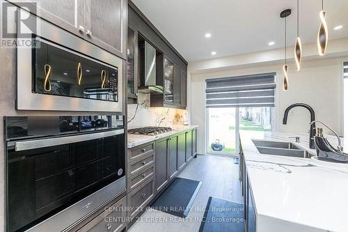 2079 Hallandale Street, Oshawa, ON - Indoor Photo Showing Kitchen With Double Sink With Upgraded Kitchen