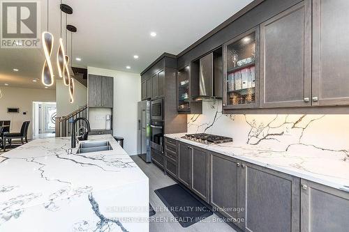 2079 Hallandale Street, Oshawa, ON - Indoor Photo Showing Kitchen With Upgraded Kitchen