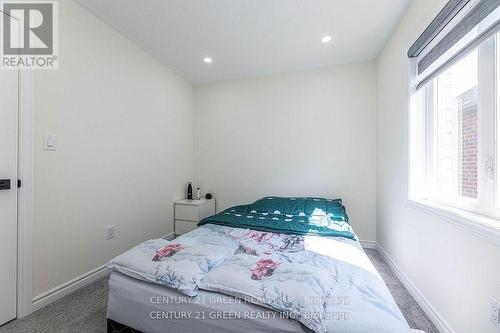 2079 Hallandale Street, Oshawa, ON - Indoor Photo Showing Bedroom