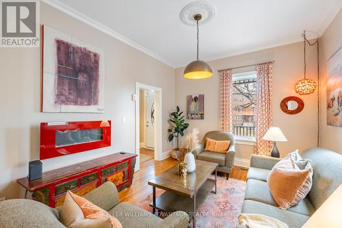 632 Woodbine Avenue, Toronto, ON - Indoor Photo Showing Living Room