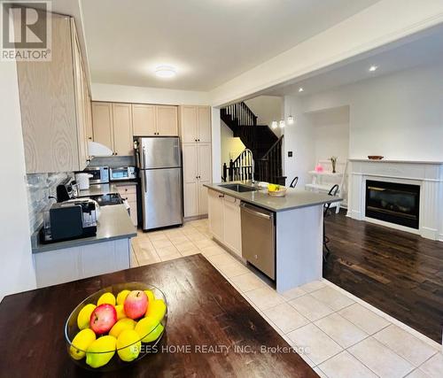 2893 Bur Oak Avenue, Markham, ON - Indoor Photo Showing Kitchen