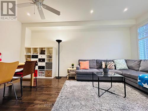 2893 Bur Oak Avenue, Markham, ON - Indoor Photo Showing Living Room