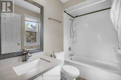 1 Gilbank Drive, Aurora, ON - Indoor Photo Showing Bathroom