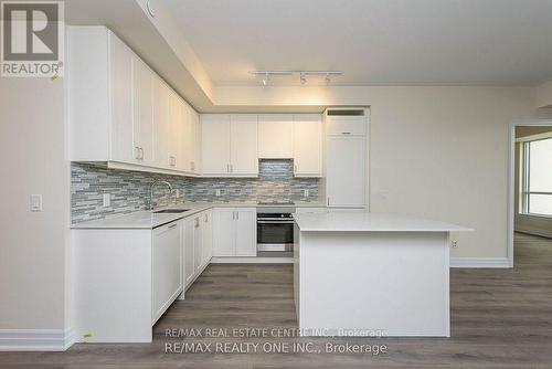 910 - 9075 Jane Street, Vaughan, ON - Indoor Photo Showing Kitchen