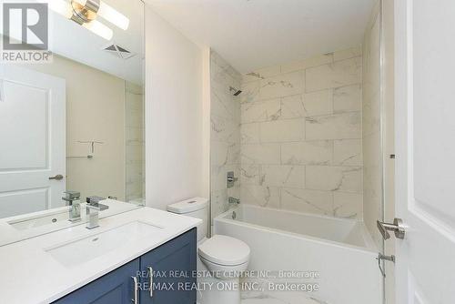 910 - 9075 Jane Street, Vaughan, ON - Indoor Photo Showing Bathroom