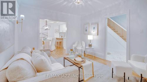 263 Haig Street, Oshawa (O'Neill), ON - Indoor Photo Showing Living Room