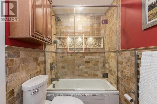 1 Erie Street, Clearview, ON - Indoor Photo Showing Bathroom