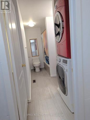 1046 Meredith Avenue, Mississauga, ON - Indoor Photo Showing Laundry Room