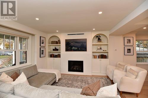 622 Woodland Avenue, Burlington, ON - Indoor Photo Showing Living Room With Fireplace