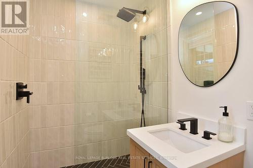 622 Woodland Avenue, Burlington, ON - Indoor Photo Showing Bathroom