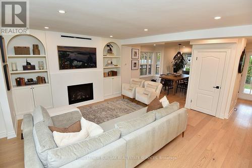 622 Woodland Avenue, Burlington, ON - Indoor Photo Showing Living Room With Fireplace