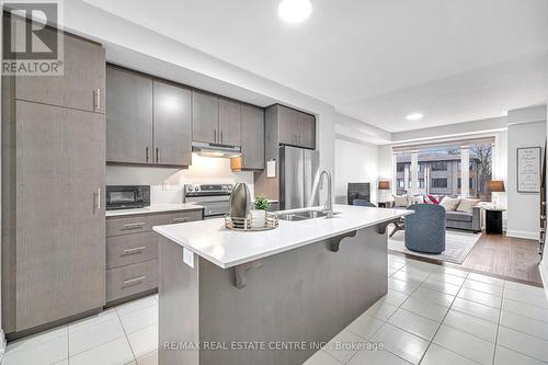 34 Briar Court, Halton Hills, ON - Indoor Photo Showing Kitchen With Stainless Steel Kitchen With Double Sink With Upgraded Kitchen