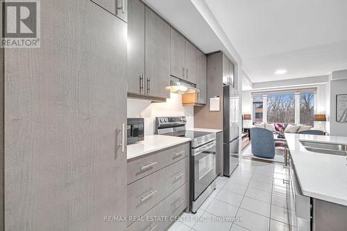 34 Briar Court, Halton Hills, ON - Indoor Photo Showing Kitchen With Stainless Steel Kitchen With Double Sink