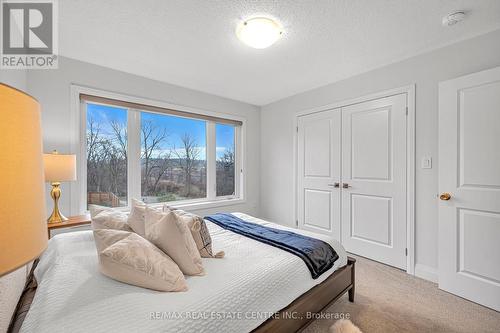 34 Briar Court, Halton Hills, ON - Indoor Photo Showing Bedroom