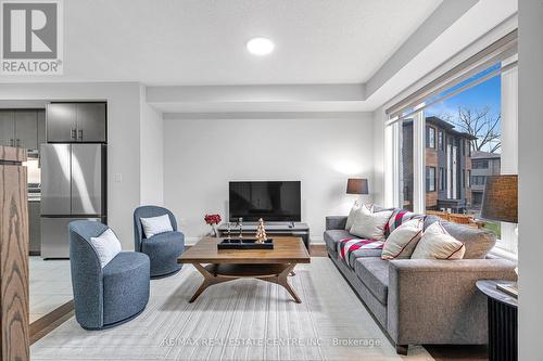 34 Briar Court, Halton Hills, ON - Indoor Photo Showing Living Room