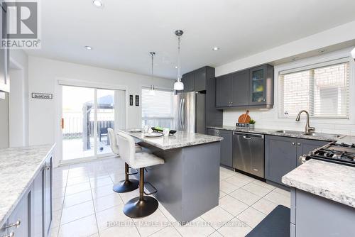 78 Pauline Crescent, Brampton, ON - Indoor Photo Showing Kitchen With Double Sink With Upgraded Kitchen