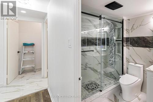 1913 - 115 Hillcrest Avenue, Mississauga, ON - Indoor Photo Showing Bathroom