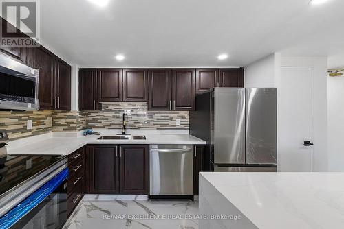 1913 - 115 Hillcrest Avenue, Mississauga, ON - Indoor Photo Showing Kitchen With Stainless Steel Kitchen