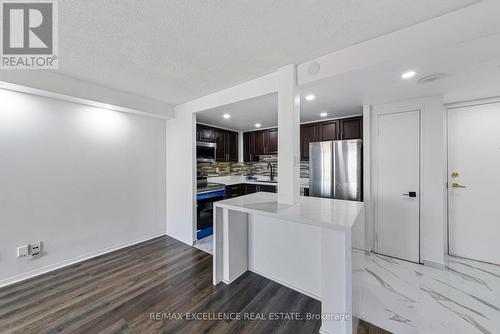 1913 - 115 Hillcrest Avenue, Mississauga, ON - Indoor Photo Showing Kitchen