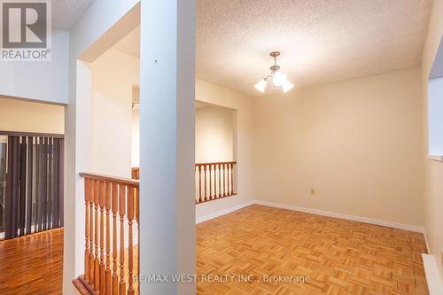 15 - 445 Stone Church Road W, Hamilton, ON - Indoor Photo Showing Other Room