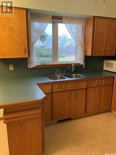 Willow Bluff Ranch Inc. Acreage, Ituna Bon Accord Rm No. 246, SK - Indoor Photo Showing Kitchen With Double Sink