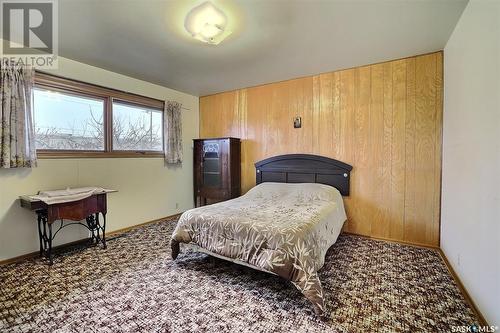 1360 Rothwell Street, Regina, SK - Indoor Photo Showing Bedroom