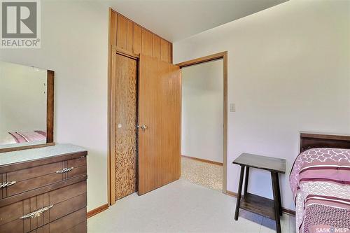 1360 Rothwell Street, Regina, SK - Indoor Photo Showing Bedroom