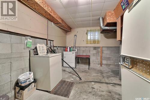 1360 Rothwell Street, Regina, SK - Indoor Photo Showing Laundry Room