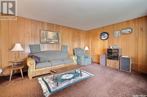 1360 Rothwell Street, Regina, SK - Indoor Photo Showing Living Room