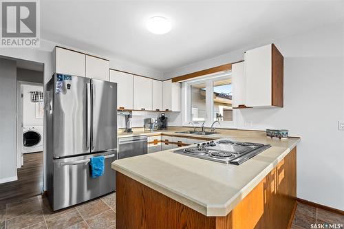 200 Prairie Avenue, Briercrest, SK - Indoor Photo Showing Kitchen With Double Sink