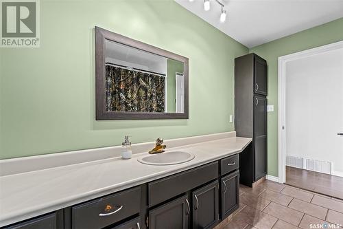 200 Prairie Avenue, Briercrest, SK - Indoor Photo Showing Bathroom