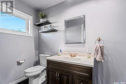 200 Prairie Avenue, Briercrest, SK - Indoor Photo Showing Bathroom