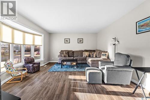 200 Prairie Avenue, Briercrest, SK - Indoor Photo Showing Living Room